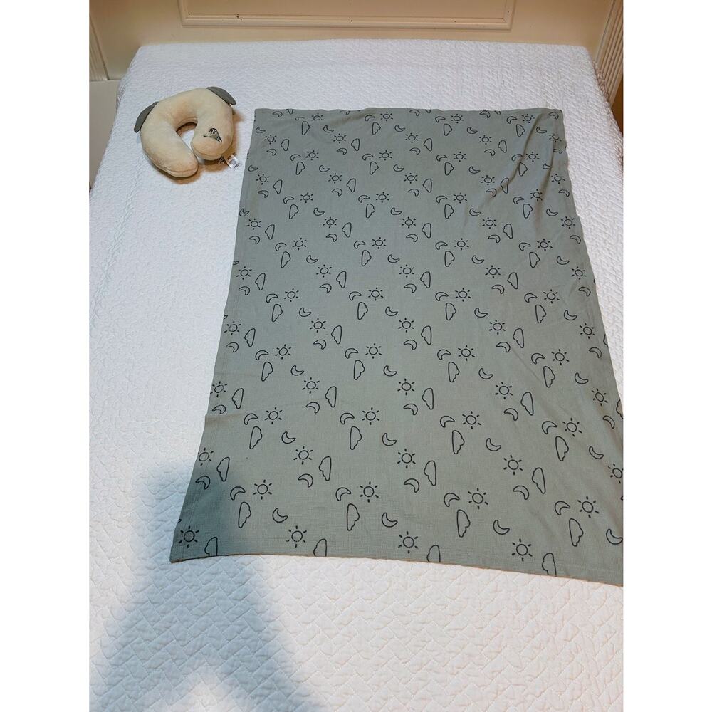 Carter’s Baby Blue Moon & Sun Cover with EEYORE Baby Neck Pillow